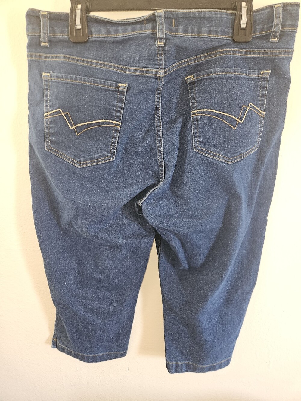 Weekend Plus Womans Capri Jeans Waist Size 36 - Picture 7 of 12